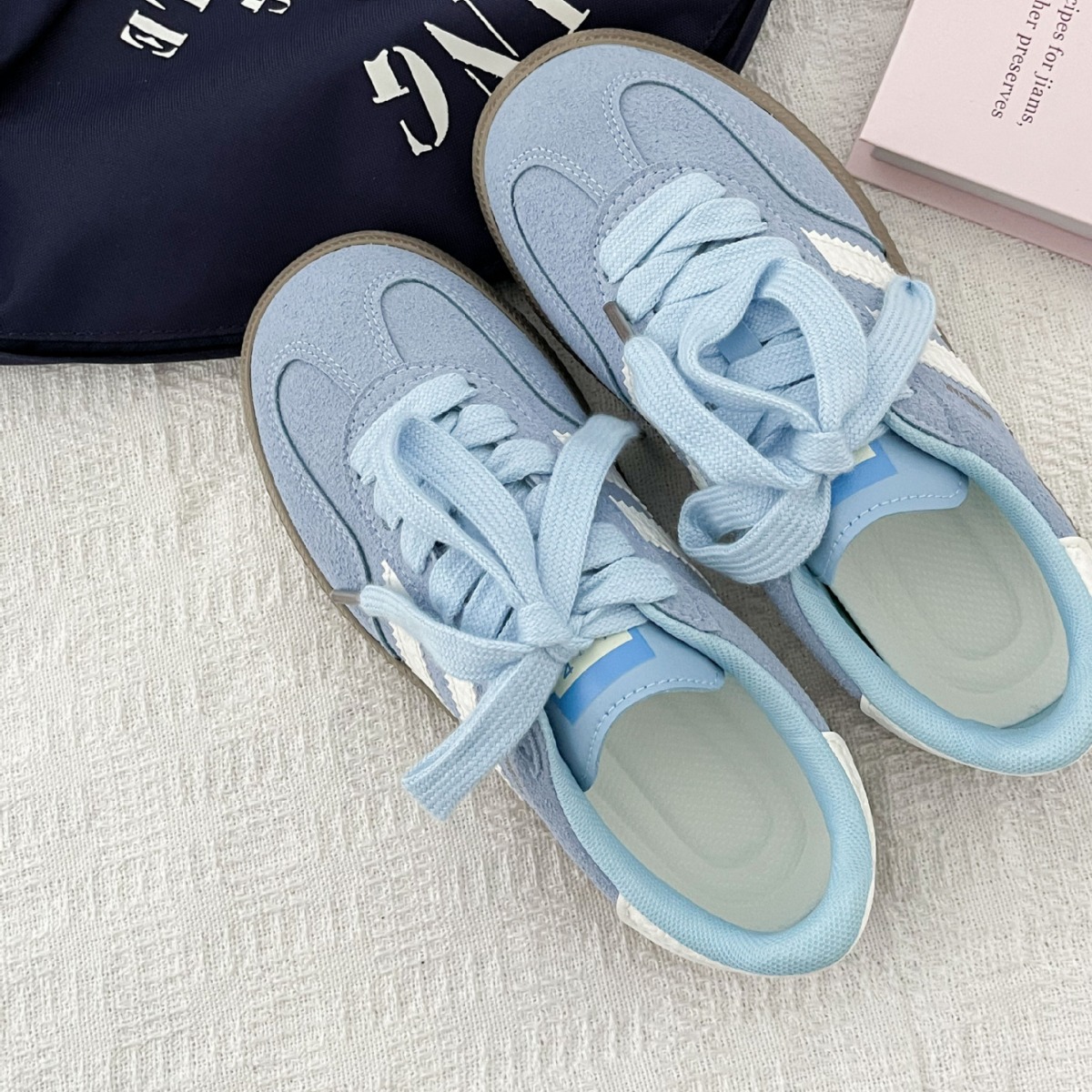 Vintage-style sneakers for wom - đánh giá và giá Guipure Lace Panel